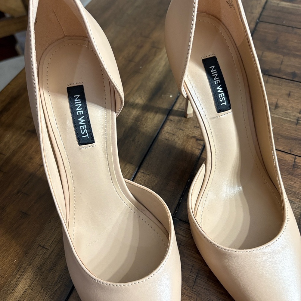 Nine West Beige Pointed Toe Heels - Picture 2 of 6